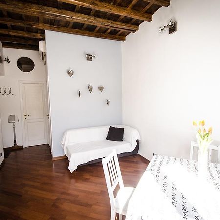 Scent Of Trastevere โรม ห้อง รูปภาพ